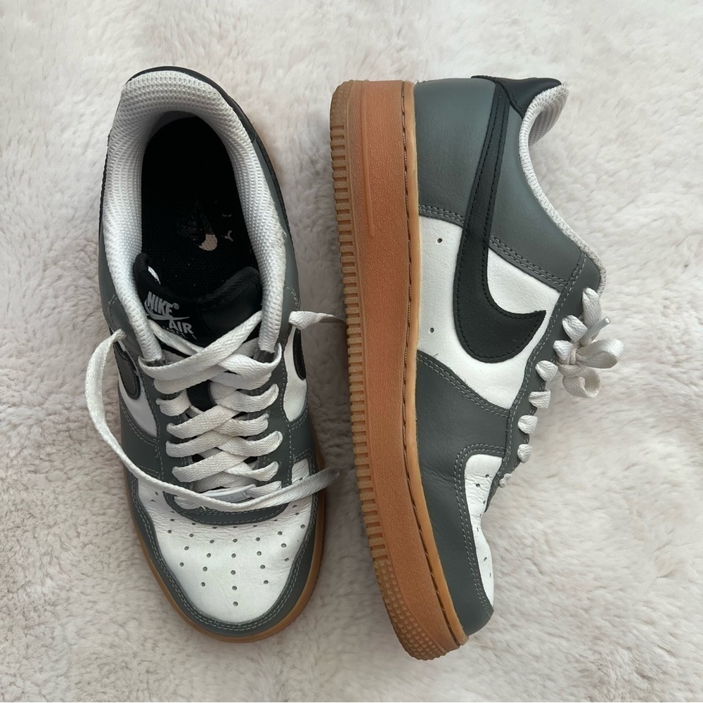 Nike AF1 - Air Force 1 *RARE COLOR* - Picture 2 of 9